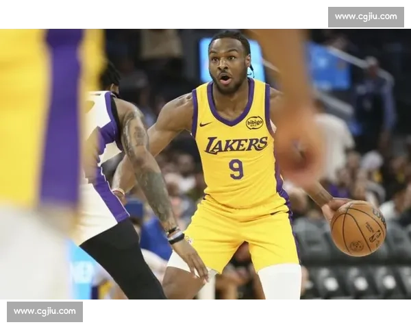 布朗尼特训强化投篮空间能力 剑指夏季联赛首战状元对决