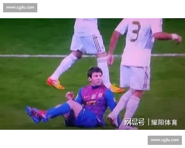 梅西暴怒挥拳维蒂尼亚！世俱杯冲突引爆足坛争议，赛后拥抱上演戏剧性反转