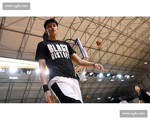 跨界风暴！模特转型篮球新星加盟上海大鲨鱼队